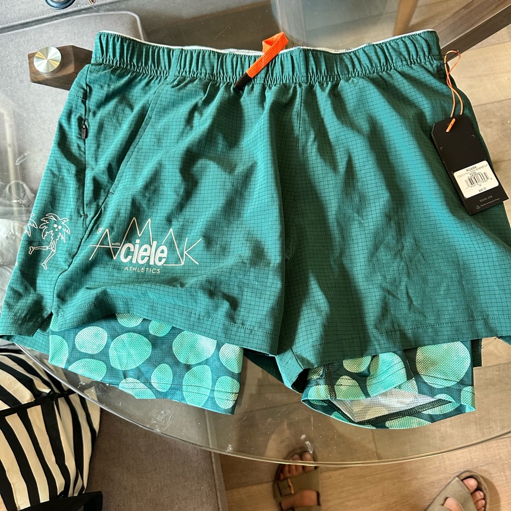 Roark Green Athletic Shorts with Elastic Waistband